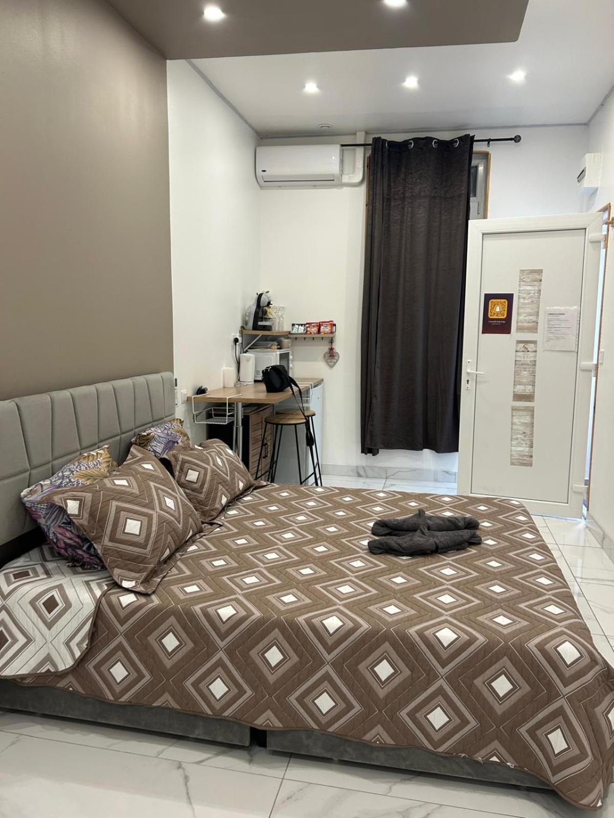 Suite Gold By L Amaryllis I Jacuzzi & Sauna Prive I Centre Beziers Arrivee Autonome Bagian luar foto